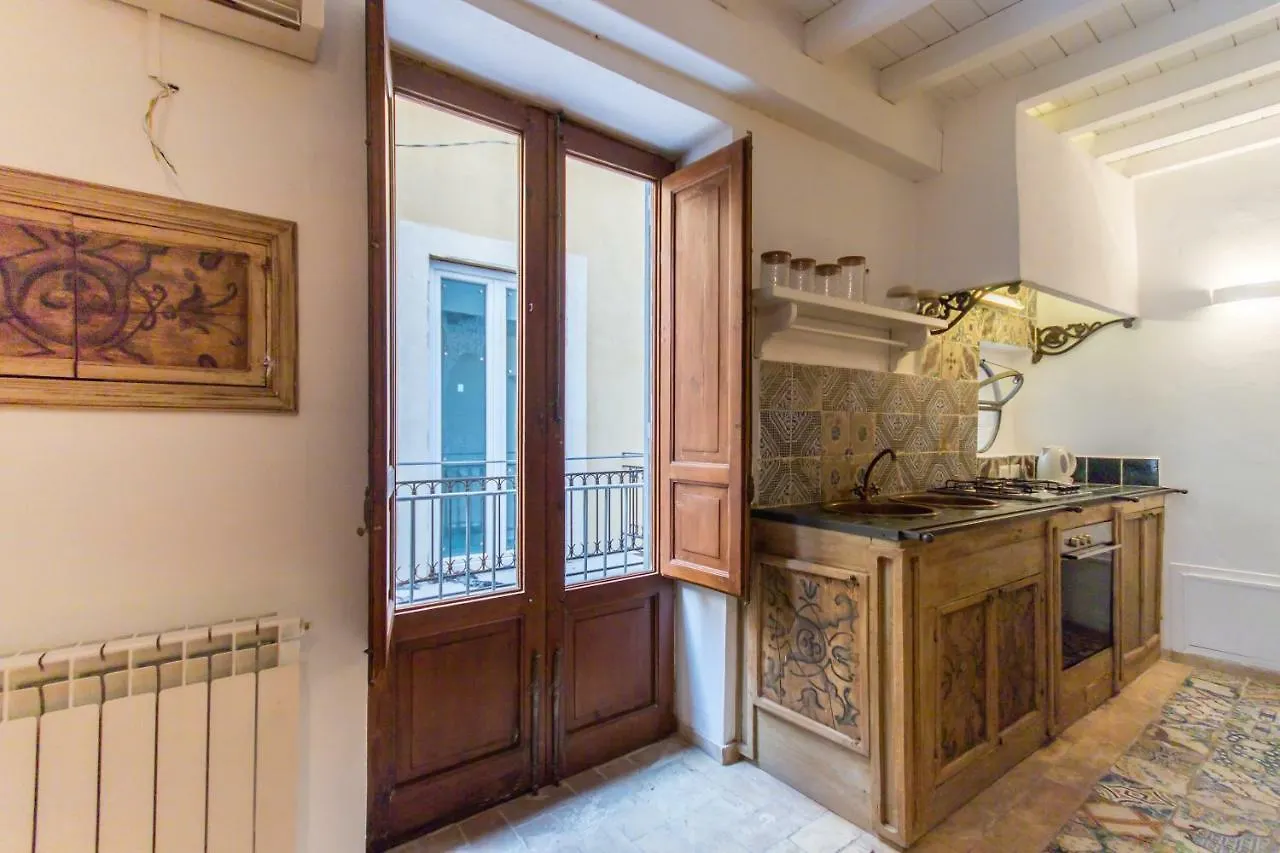 Casa Regina Hotel Palermo Apartment
